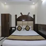 Oyo 6124 Lord Krishna Dx Inn